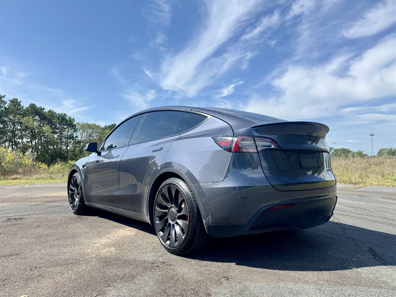 2022 Tesla Model Y Performance - Photo 3 - Andover, MN 55304