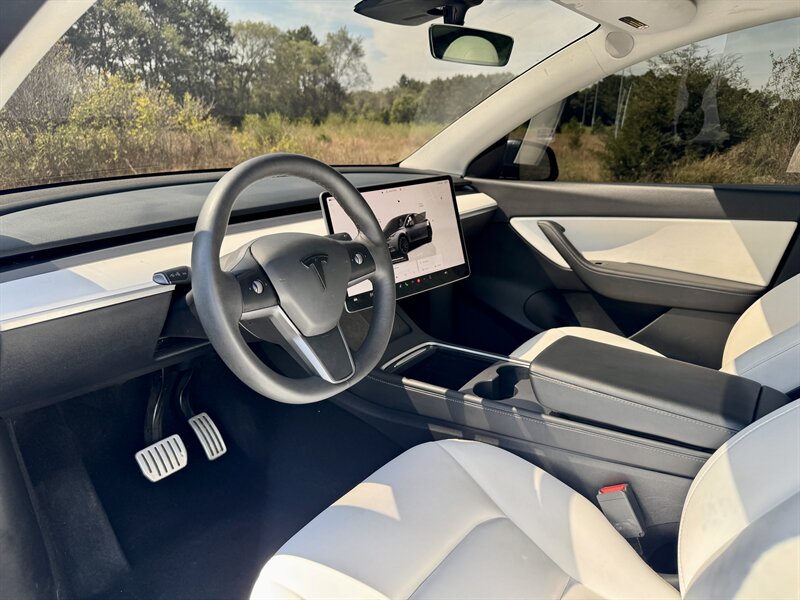 2022 Tesla Model Y Performance - Photo 8 - Andover, MN 55304