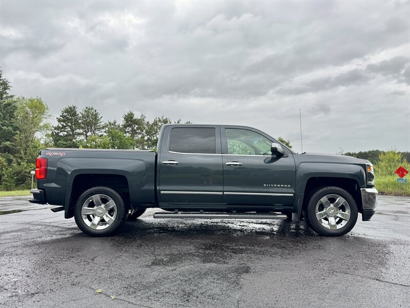 2017 Chevrolet Silverado 1500 LTZ - Photo 7 - Andover, MN 55304