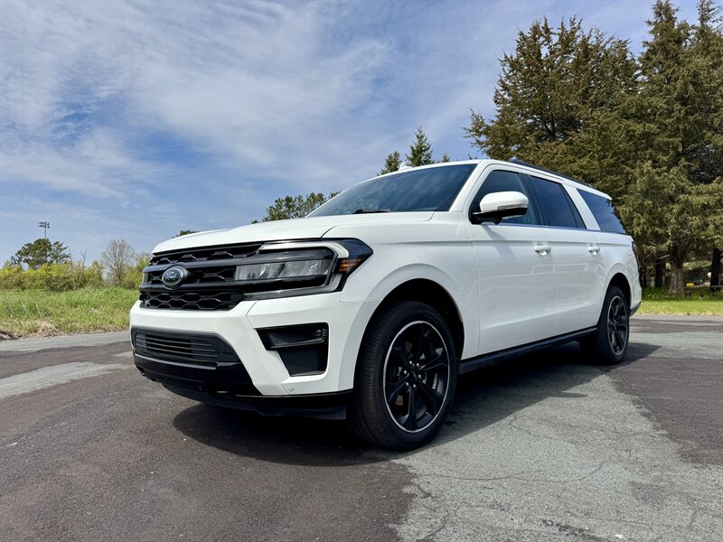 2022 Ford Expedition MAX Limited   - Photo 1 - Andover, MN 55304