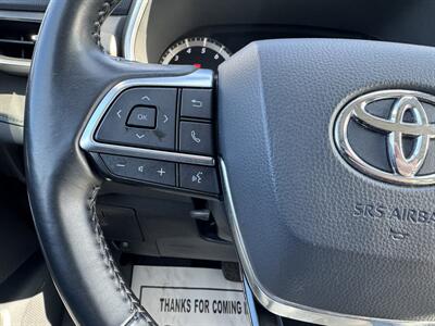 2021 Toyota Highlander XLE   - Photo 18 - Andover, MN 55304