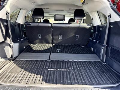 2021 Toyota Highlander XLE   - Photo 21 - Andover, MN 55304