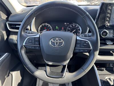 2021 Toyota Highlander XLE   - Photo 17 - Andover, MN 55304
