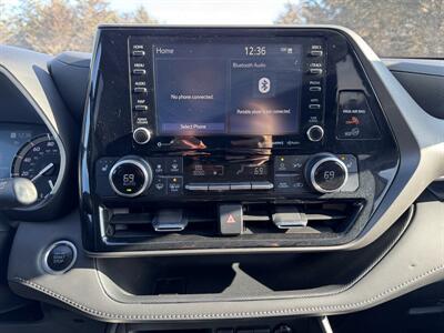 2021 Toyota Highlander XLE   - Photo 16 - Andover, MN 55304