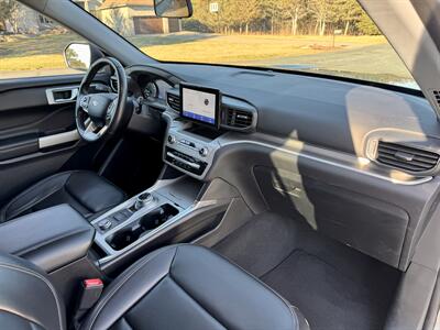 2022 Ford Explorer XLT   - Photo 14 - Andover, MN 55304