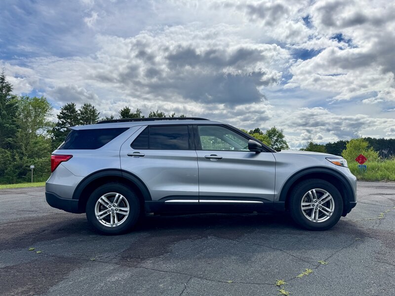 2022 Ford Explorer XLT - Photo 6 - Andover, MN 55304