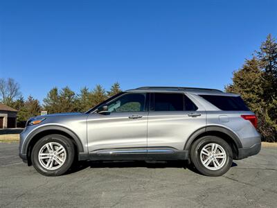 2022 Ford Explorer XLT   - Photo 2 - Andover, MN 55304