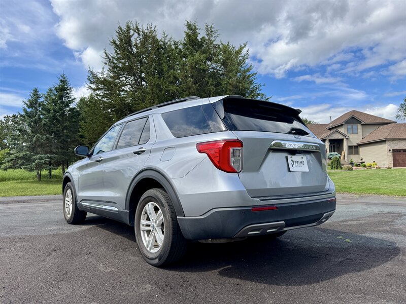 2022 Ford Explorer XLT - Photo 3 - Andover, MN 55304