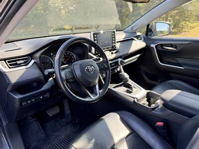 2020 Toyota RAV4 XLE Premium - Photo 10 - Andover, MN 55304