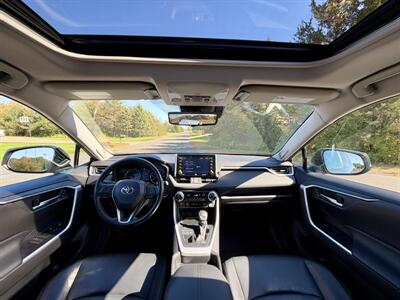 2020 Toyota RAV4 XLE Premium - Photo 16 - Andover, MN 55304