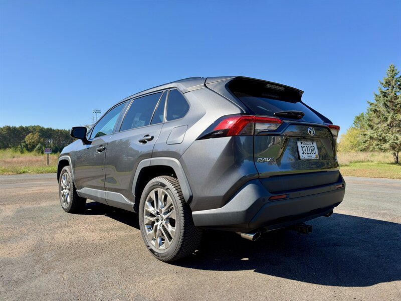 2020 Toyota RAV4 XLE Premium - Photo 3 - Andover, MN 55304