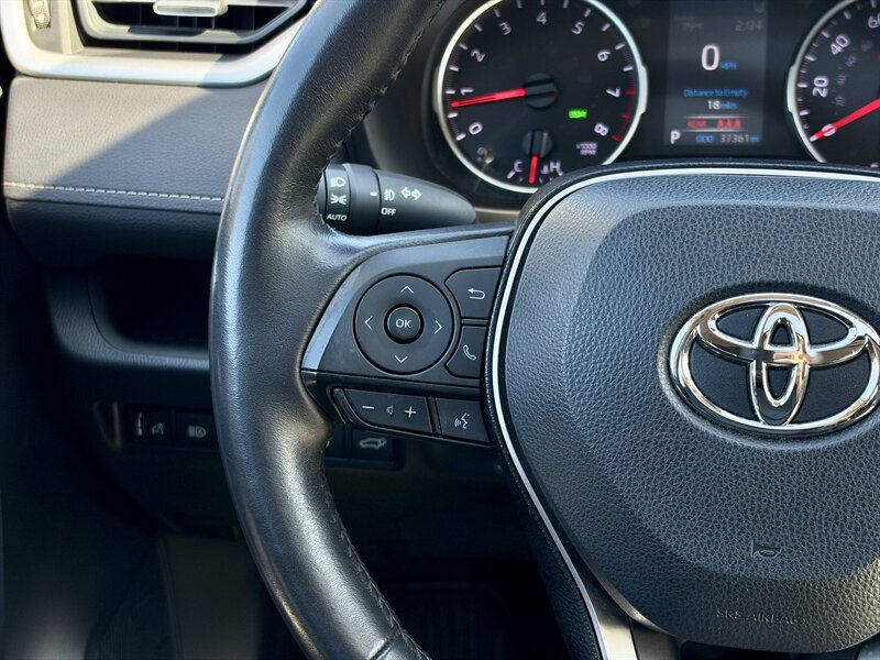 2020 Toyota RAV4 XLE Premium - Photo 18 - Andover, MN 55304