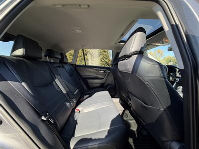 2020 Toyota RAV4 XLE Premium - Photo 13 - Andover, MN 55304