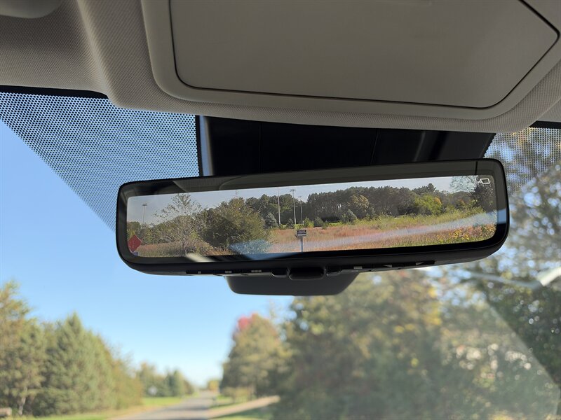 2020 Toyota RAV4 XLE Premium - Photo 24 - Andover, MN 55304