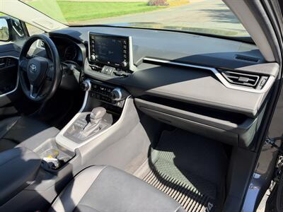 2020 Toyota RAV4 XLE Premium - Photo 14 - Andover, MN 55304