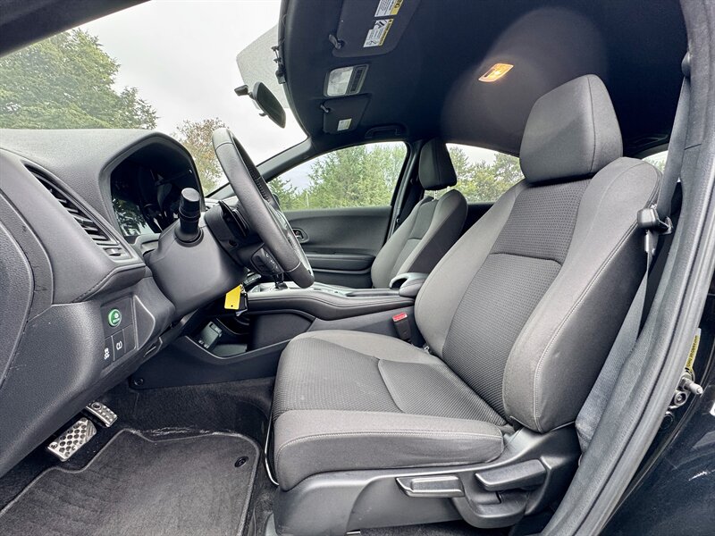 2022 Honda HR-V Sport   - Photo 9 - Andover, MN 55304