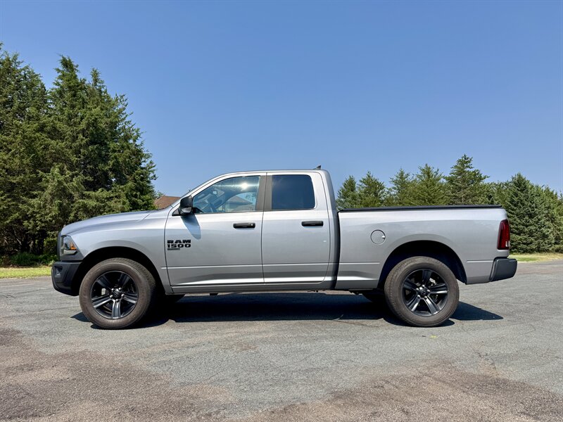 2022 RAM 1500 Classic SLT - Photo 2 - Andover, MN 55304