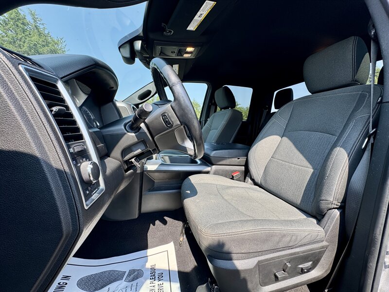 2022 RAM 1500 Classic SLT - Photo 12 - Andover, MN 55304