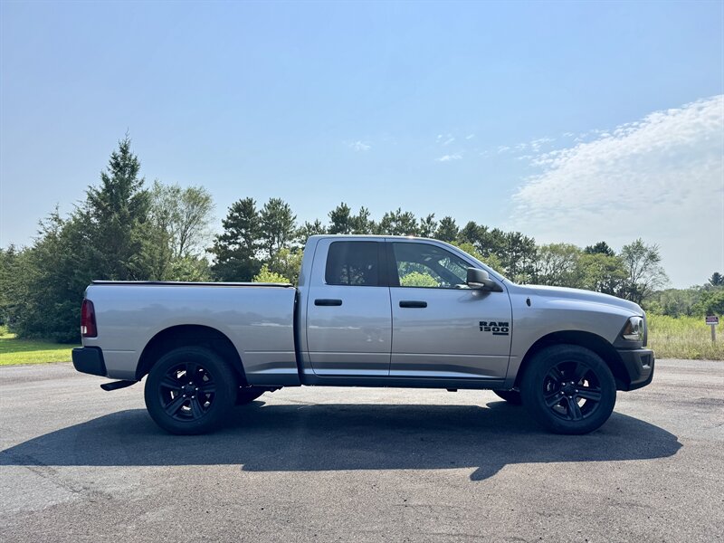 2022 RAM 1500 Classic SLT - Photo 8 - Andover, MN 55304
