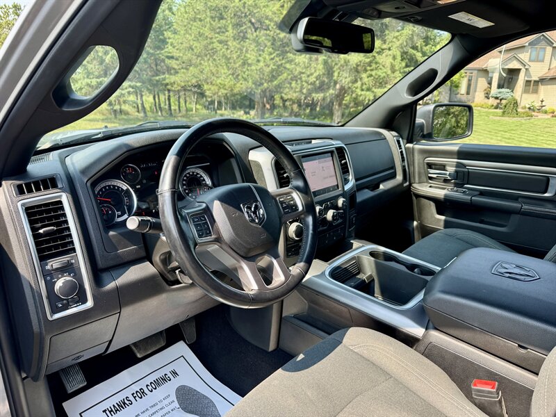 2022 RAM 1500 Classic SLT - Photo 11 - Andover, MN 55304
