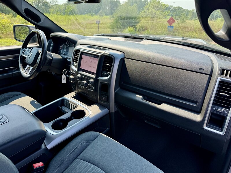 2022 RAM 1500 Classic SLT - Photo 15 - Andover, MN 55304
