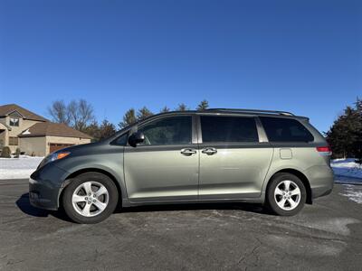 2014 Toyota Sienna LE 8-Passenger   - Photo 2 - Andover, MN 55304