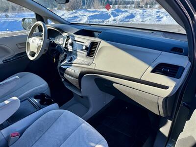 2014 Toyota Sienna LE 8-Passenger   - Photo 15 - Andover, MN 55304