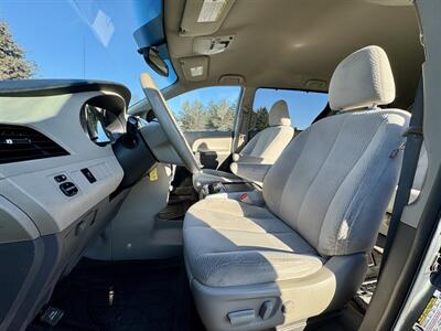 2014 Toyota Sienna LE 8-Passenger   - Photo 9 - Andover, MN 55304