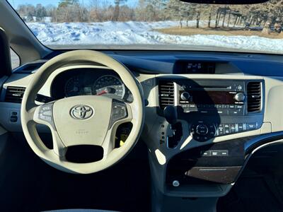 2014 Toyota Sienna LE 8-Passenger   - Photo 18 - Andover, MN 55304