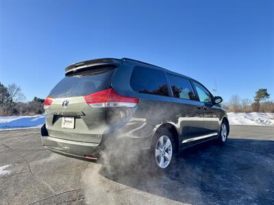 2014 Toyota Sienna LE 8-Passenger   - Photo 5 - Andover, MN 55304
