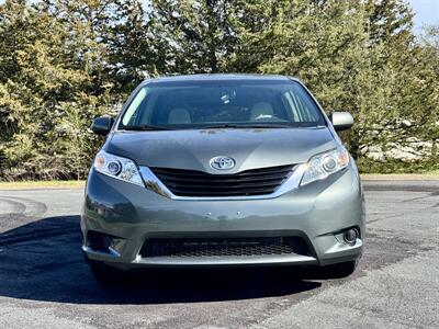 2014 Toyota Sienna LE 8-Passenger   - Photo 8 - Andover, MN 55304