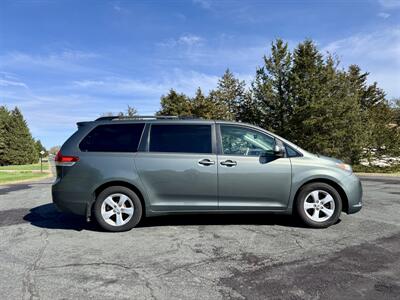 2014 Toyota Sienna LE 8-Passenger   - Photo 6 - Andover, MN 55304