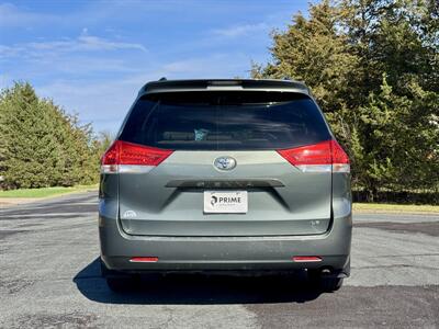 2014 Toyota Sienna LE 8-Passenger   - Photo 4 - Andover, MN 55304