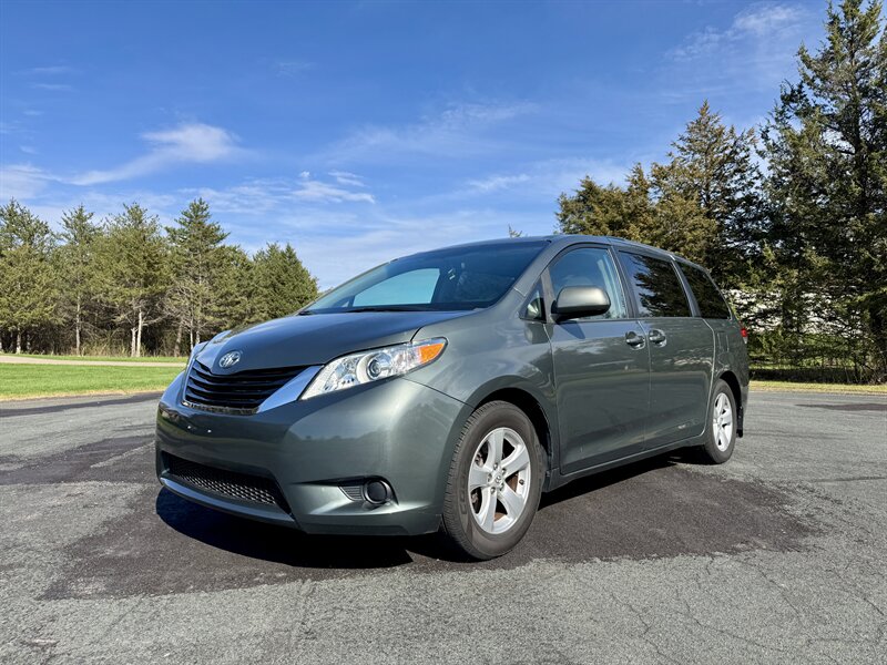 2014 Toyota Sienna LE