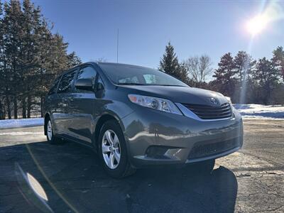 2014 Toyota Sienna LE 8-Passenger   - Photo 6 - Andover, MN 55304