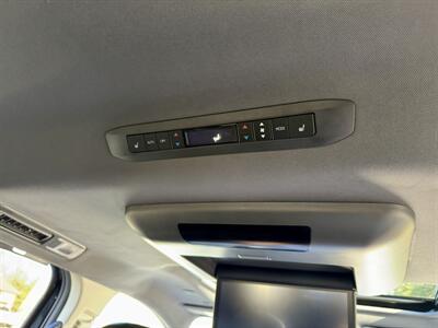 2022 Toyota Sienna Platinum 7-Passenger   - Photo 16 - Andover, MN 55304