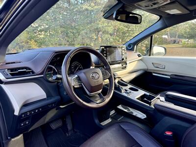 2022 Toyota Sienna Platinum 7-Passenger   - Photo 8 - Andover, MN 55304