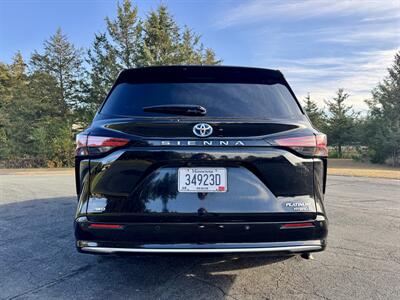 2022 Toyota Sienna Platinum 7-Passenger   - Photo 4 - Andover, MN 55304