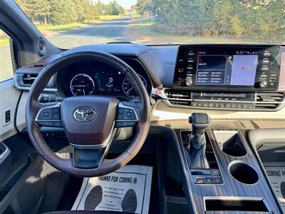 2022 Toyota Sienna Platinum 7-Passenger   - Photo 20 - Andover, MN 55304