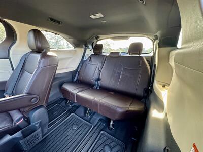 2022 Toyota Sienna Platinum 7-Passenger   - Photo 11 - Andover, MN 55304