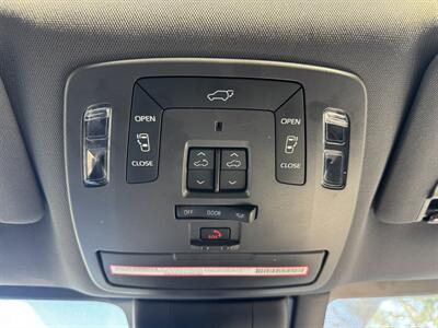 2022 Toyota Sienna Platinum 7-Passenger   - Photo 27 - Andover, MN 55304