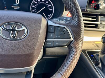 2022 Toyota Sienna Platinum 7-Passenger   - Photo 23 - Andover, MN 55304