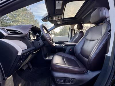 2022 Toyota Sienna Platinum 7-Passenger   - Photo 9 - Andover, MN 55304