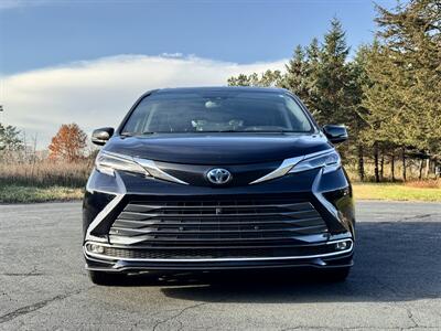 2022 Toyota Sienna Platinum 7-Passenger   - Photo 7 - Andover, MN 55304
