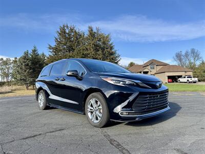 2022 Toyota Sienna Platinum 7-Passenger   - Photo 6 - Andover, MN 55304