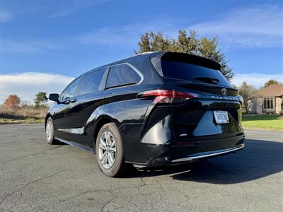 2022 Toyota Sienna Platinum 7-Passenger   - Photo 3 - Andover, MN 55304