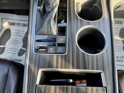 2022 Toyota Sienna Platinum 7-Passenger   - Photo 26 - Andover, MN 55304