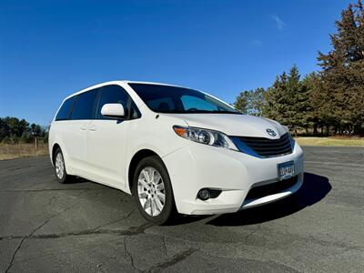 2011 Toyota Sienna XLE 7-Passenger   - Photo 6 - Andover, MN 55304