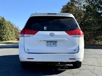 2011 Toyota Sienna XLE 7-Passenger   - Photo 4 - Andover, MN 55304