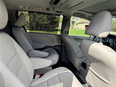 2018 Toyota Sienna XLE 7-Passenger   - Photo 13 - Andover, MN 55304